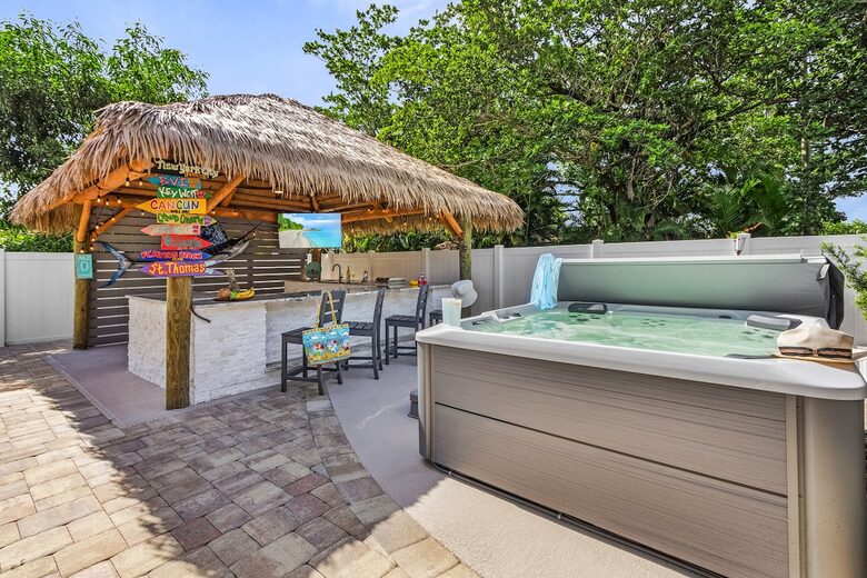 Elegant Fort Myers Retreat with Private Pool Near Beaches and Barrier Islands - Fort Myers, Florida