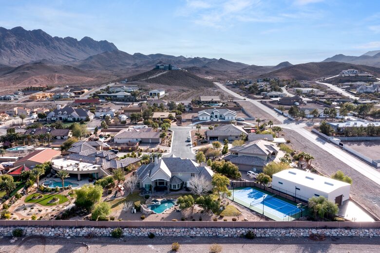 Private Oasis Just Outside the Las Vegas Strip - Henderson, Nevada