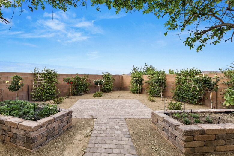 Private Oasis Just Outside the Las Vegas Strip - Henderson, Nevada