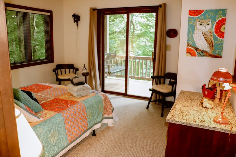 Queen bedroom 1