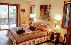 Queen bedroom 2