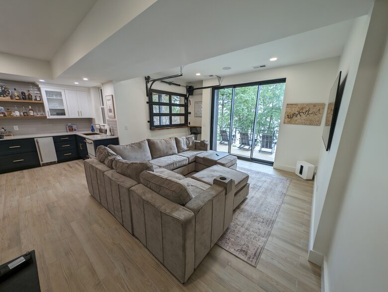 Serene Lakefront Retreat with Modern Comforts - Mount Juliet, Tennessee