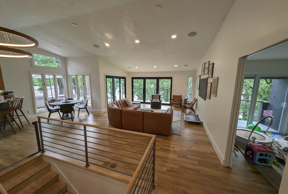 Serene Lakefront Retreat with Modern Comforts - Mount Juliet, Tennessee