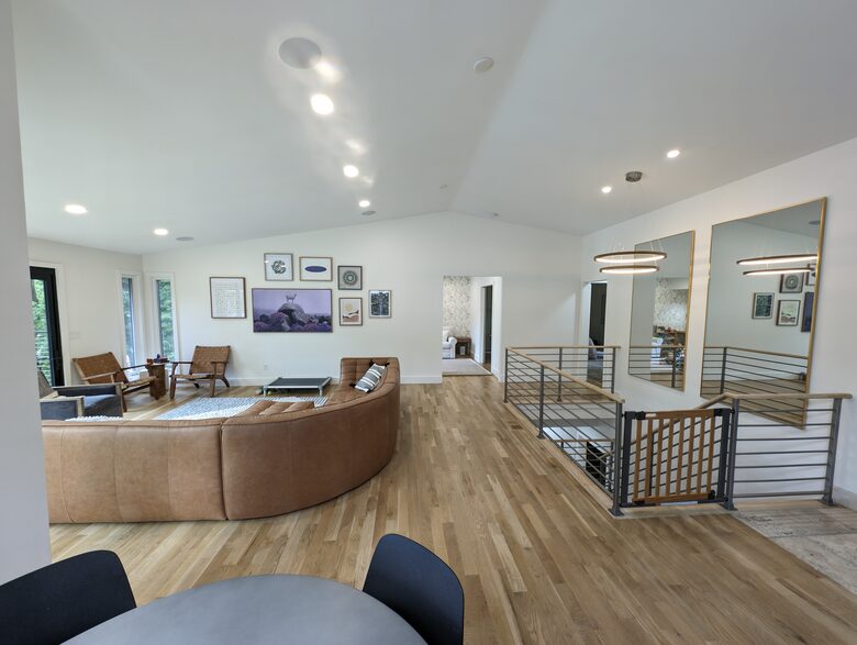 Serene Lakefront Retreat with Modern Comforts - Mount Juliet, Tennessee