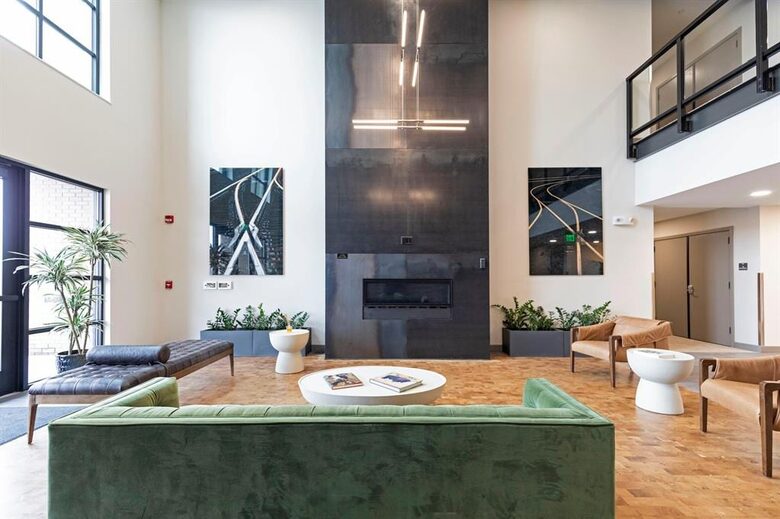 Contemporary Riverfront Living near Downtown Missoula - Missoula, Montana