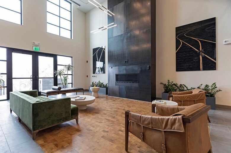 Contemporary Riverfront Living near Downtown Missoula - Missoula, Montana
