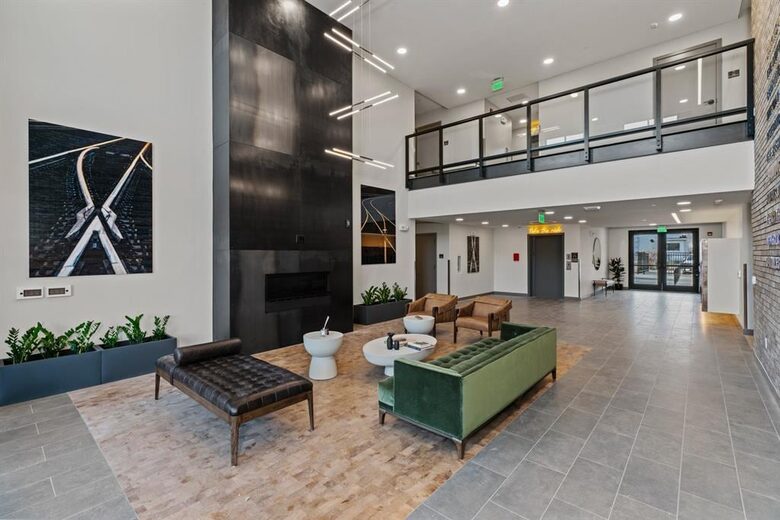 Contemporary Riverfront Living near Downtown Missoula - Missoula, Montana
