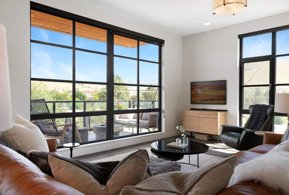 Contemporary Riverfront Living near Downtown Missoula - Missoula, Montana