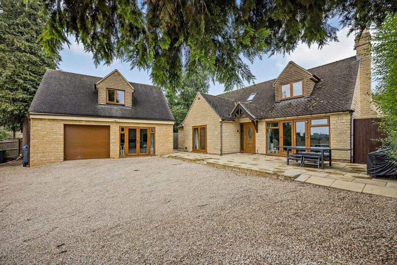 A Refined Cotswold Retreat with Countryside Elegance - Salford, United Kingdom