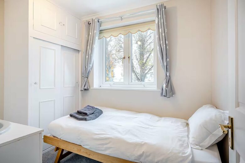 Elegant Cotswold Retreat Near Bourton-on-the-Water - Bourton-on-the-Water, United Kingdom