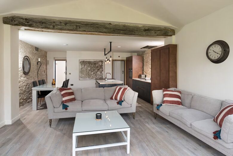 Rustic-Chic Barn Conversion in Leighterton - Leighterton, Tetbury, United Kingdom