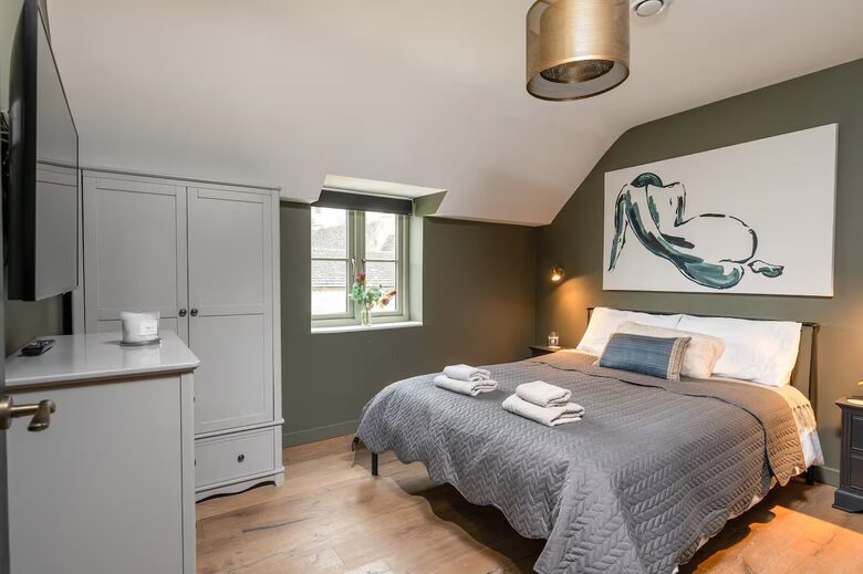 Cotswold Former Post House with Countryside Charm - Leighterton, Tetbury, United Kingdom