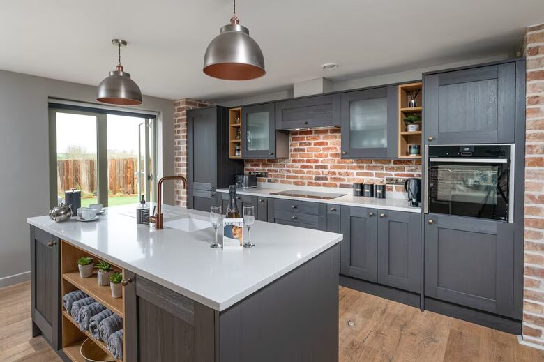 Cotswold Former Post House with Countryside Charm - Leighterton, Tetbury, United Kingdom