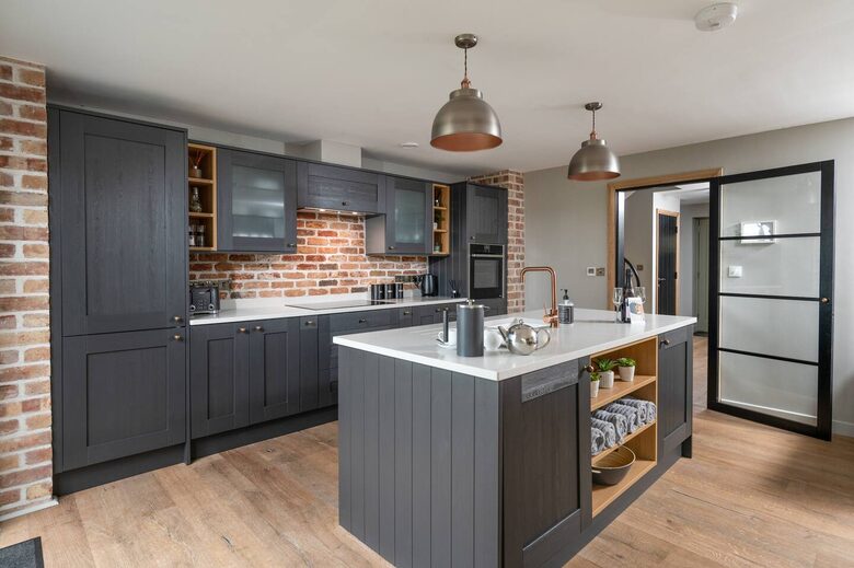 Cotswold Former Post House with Countryside Charm - Leighterton, Tetbury, United Kingdom