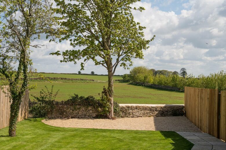 Cotswold Former Post House with Countryside Charm - Leighterton, Tetbury, United Kingdom