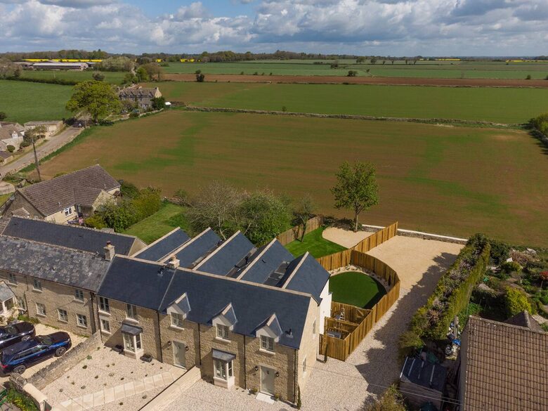 Cotswold Former Post House with Countryside Charm - Leighterton, Tetbury, United Kingdom