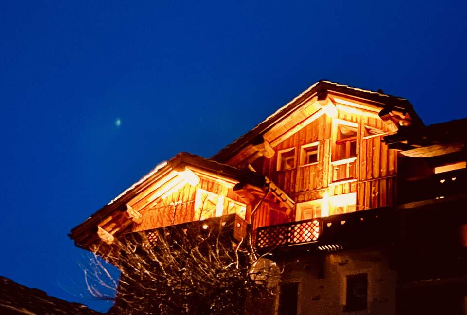 Elegant Chalet Apartment with Ski-In/Ski-Out Access - Sainte-Foy-Tarentaise, France