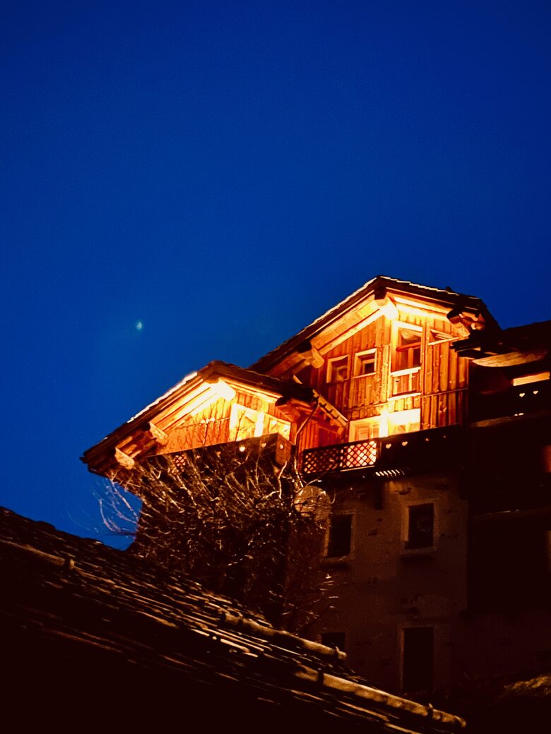 Elegant Chalet Apartment with Ski-In/Ski-Out Access - Sainte-Foy-Tarentaise, France