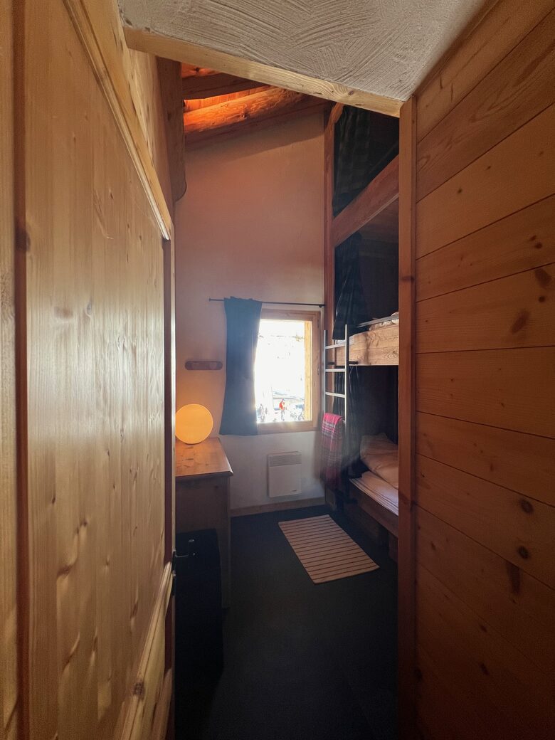 Elegant Chalet Apartment with Ski-In/Ski-Out Access - Sainte-Foy-Tarentaise, France