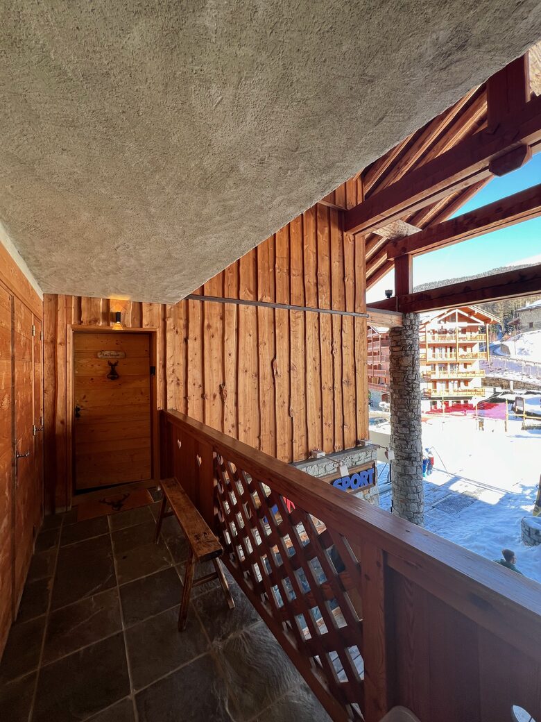 Elegant Chalet Apartment with Ski-In/Ski-Out Access - Sainte-Foy-Tarentaise, France