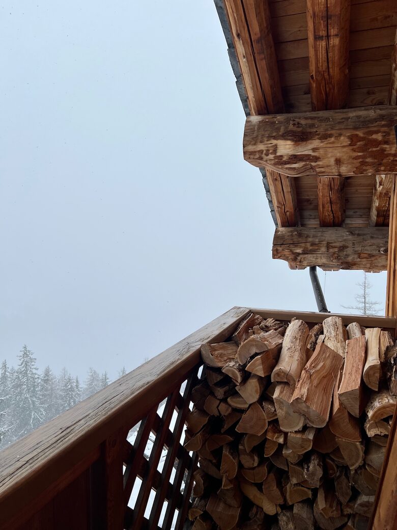 Elegant Chalet Apartment with Ski-In/Ski-Out Access - Sainte-Foy-Tarentaise, France