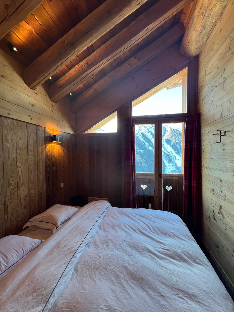 Elegant Chalet Apartment with Ski-In/Ski-Out Access - Sainte-Foy-Tarentaise, France