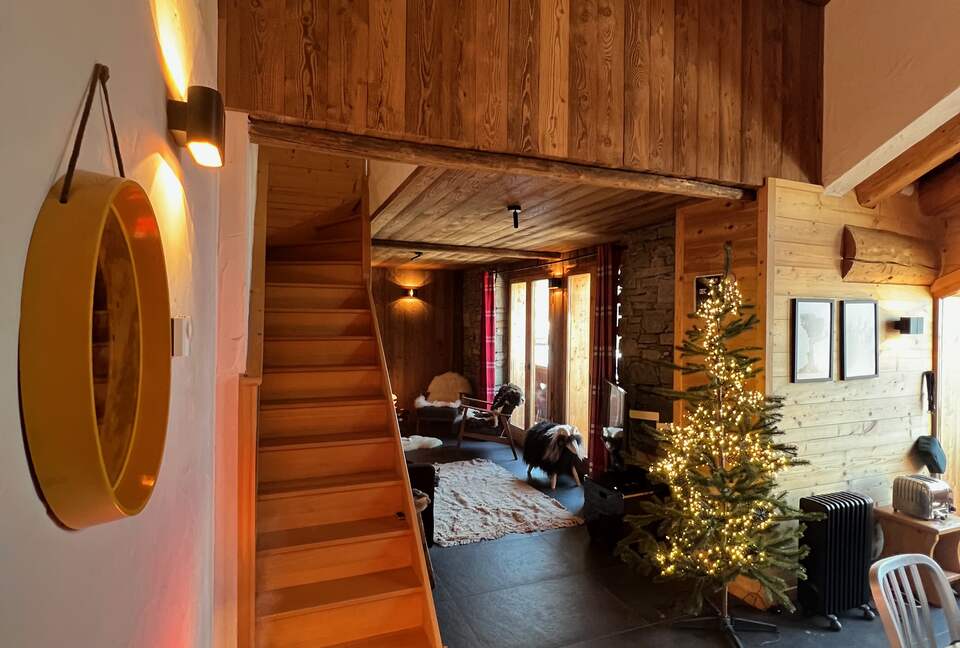 Elegant Chalet Apartment with Ski-In/Ski-Out Access - Sainte-Foy-Tarentaise, France