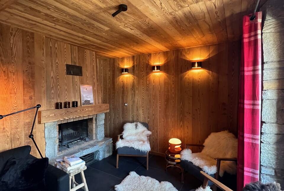 Elegant Chalet Apartment with Ski-In/Ski-Out Access - Sainte-Foy-Tarentaise, France