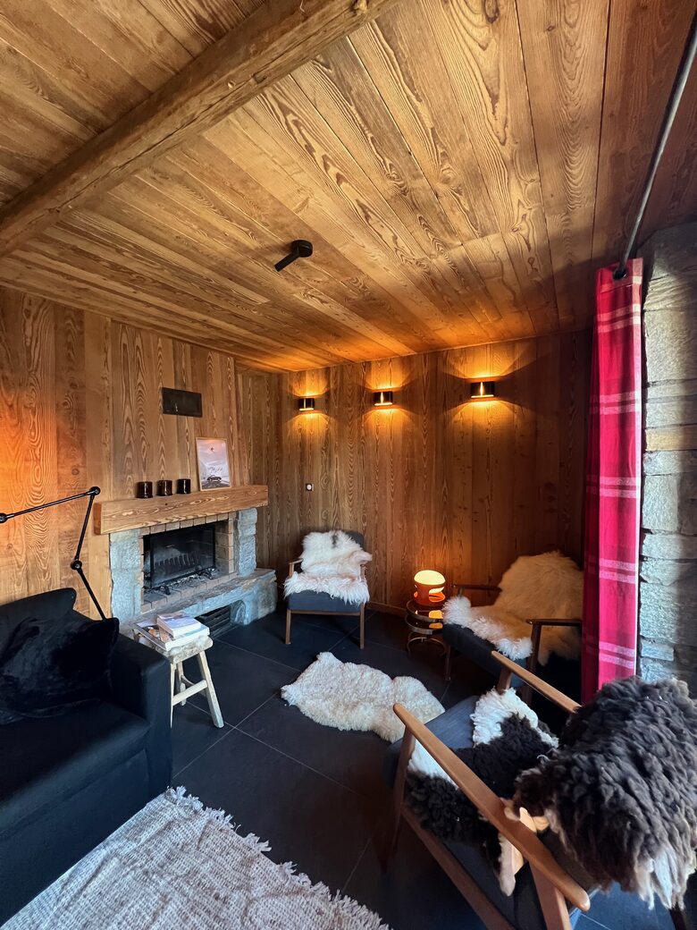 Elegant Chalet Apartment with Ski-In/Ski-Out Access - Sainte-Foy-Tarentaise, France