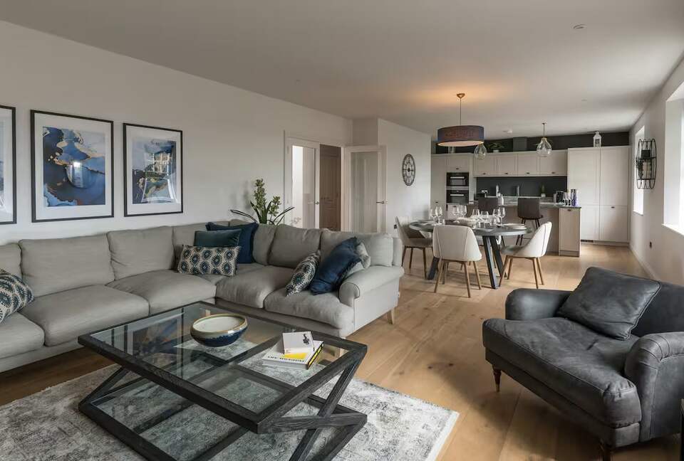Elegant Georgian Penthouse with Panoramic Bath Views - Bath, United Kingdom
