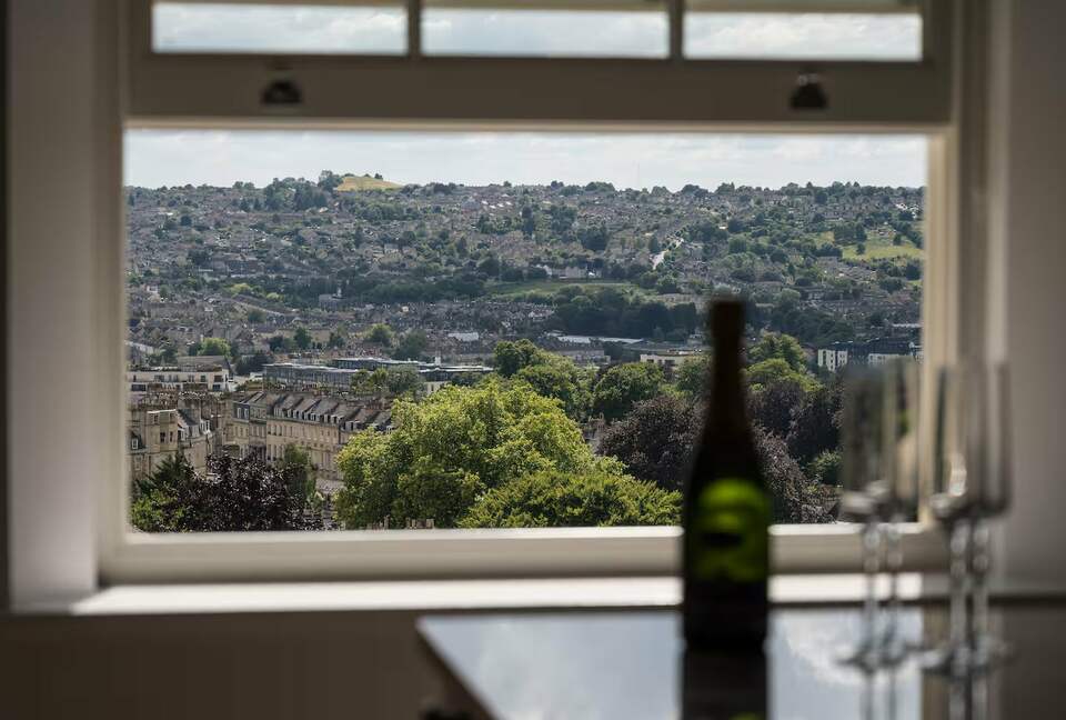 Elegant Georgian Penthouse with Panoramic Bath Views - Bath, United Kingdom