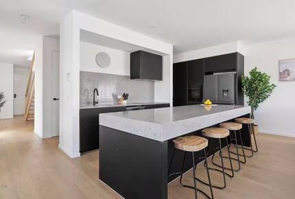 Modern Seaside Sophistication in Ocean Grove - Ocean Grove, Australia