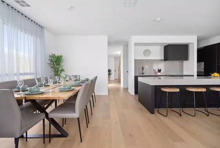 Modern Seaside Sophistication in Ocean Grove - Ocean Grove, Australia