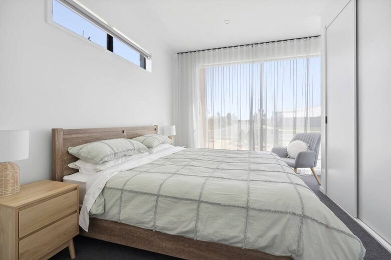 Modern Seaside Sophistication in Ocean Grove - Ocean Grove, Australia