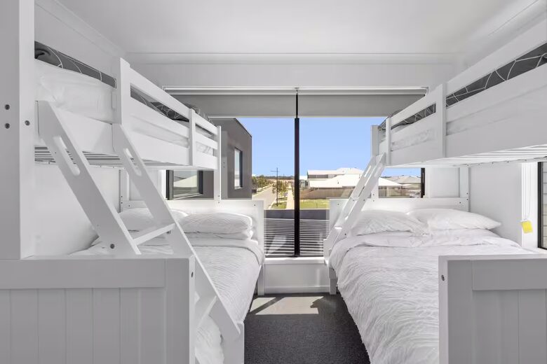 Modern Seaside Sophistication in Ocean Grove - Ocean Grove, Australia