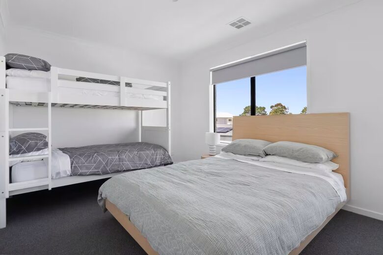Modern Seaside Sophistication in Ocean Grove - Ocean Grove, Australia