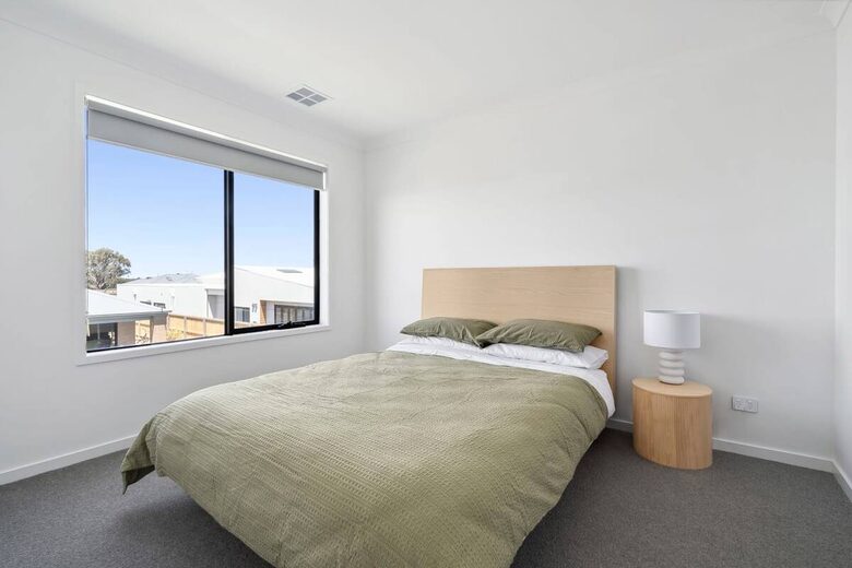 Modern Seaside Sophistication in Ocean Grove - Ocean Grove, Australia