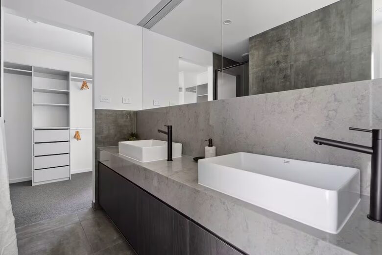 Modern Seaside Sophistication in Ocean Grove - Ocean Grove, Australia