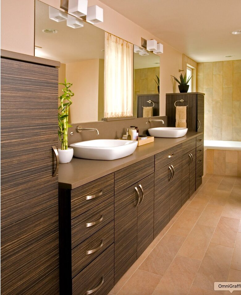 Mid-Century Gem with Garden & Jacuzzi in Innis Arden - Shoreline, Washington