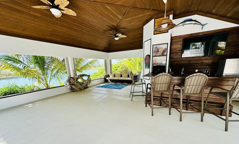 Secluded Island Oasis with Panoramic Water Views - Freeport, Bahamas