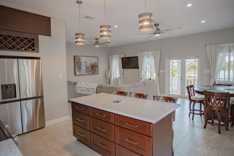 Secluded Island Oasis with Panoramic Water Views - Freeport, Bahamas