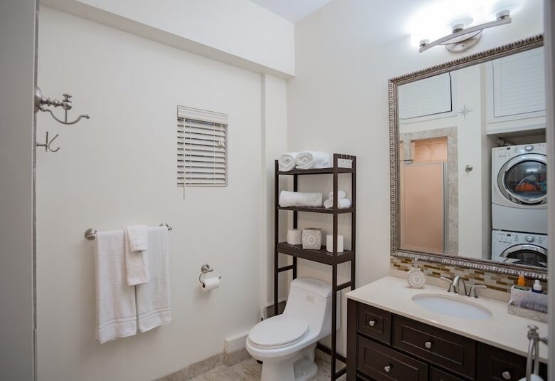 Secluded Island Oasis with Panoramic Water Views - Freeport, Bahamas