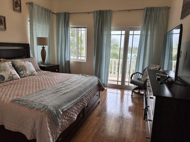Secluded Island Oasis with Panoramic Water Views - Freeport, Bahamas