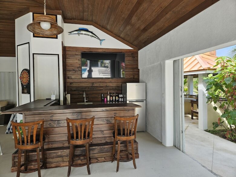Secluded Island Oasis with Panoramic Water Views - Freeport, Bahamas