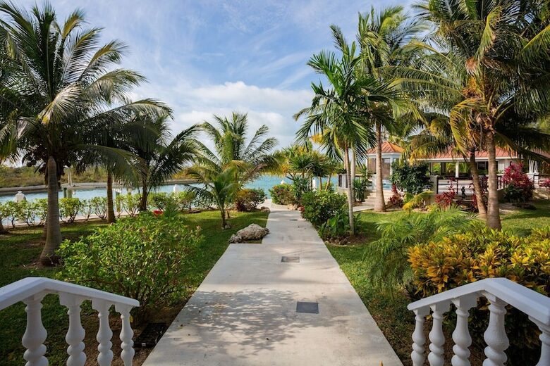 Secluded Island Oasis with Panoramic Water Views - Freeport, Bahamas