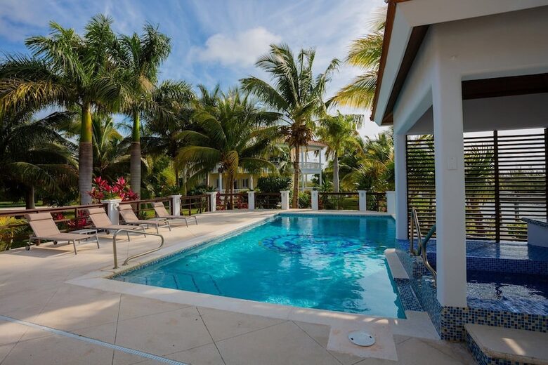 Secluded Island Oasis with Panoramic Water Views - Freeport, Bahamas