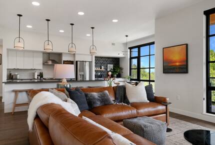 Contemporary Riverfront Living near Downtown Missoula - Missoula, Montana