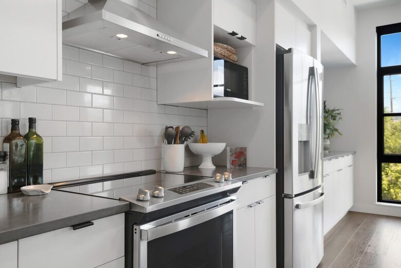 Contemporary Riverfront Living near Downtown Missoula - Missoula, Montana