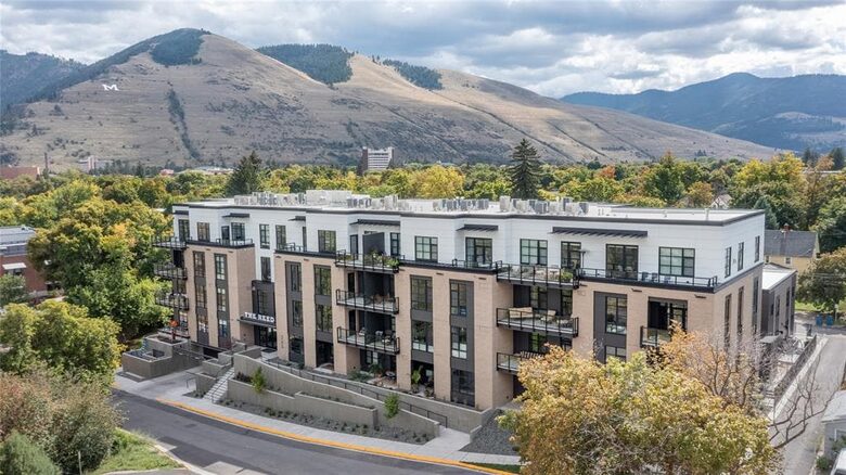 Contemporary Riverfront Living near Downtown Missoula - Missoula, Montana
