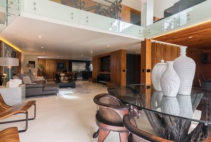 Elegant Mexico City Penthouse with Jacuzzi Terrace & Skyline Views - Mexico City, Mexico
